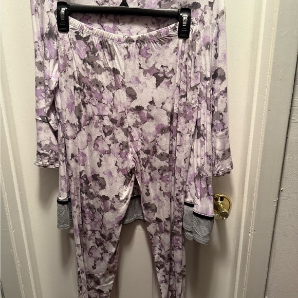 Kohl's Lavender and Gray Women's Pajama Set - Picture 3 of 3